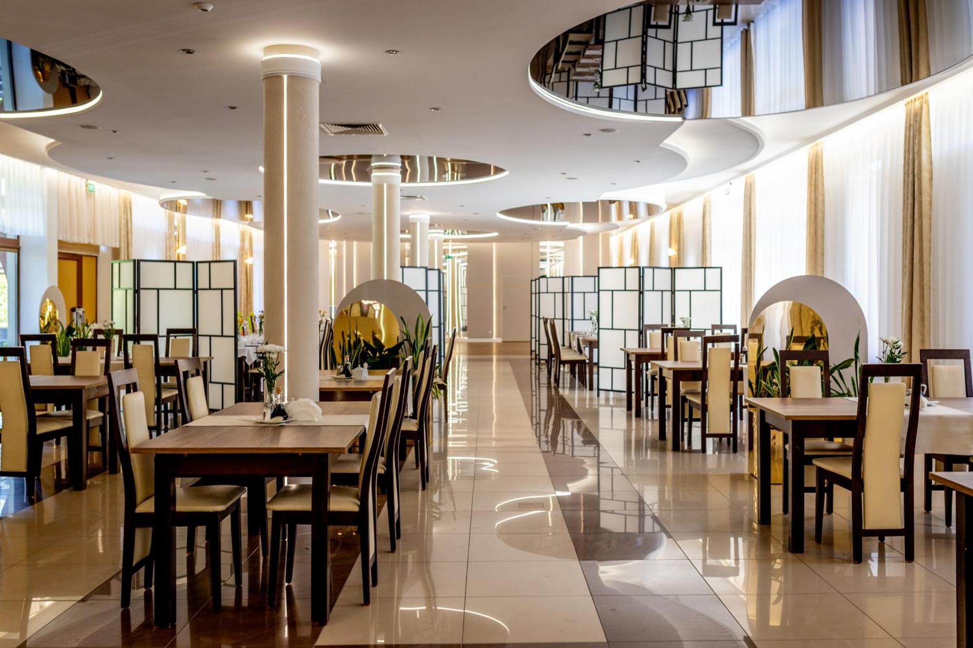 Trzy Korony Hotel Głogów Małopolski Екстериор снимка