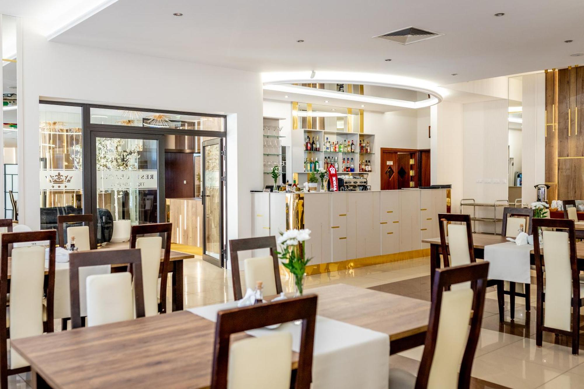 Trzy Korony Hotel Głogów Małopolski Екстериор снимка