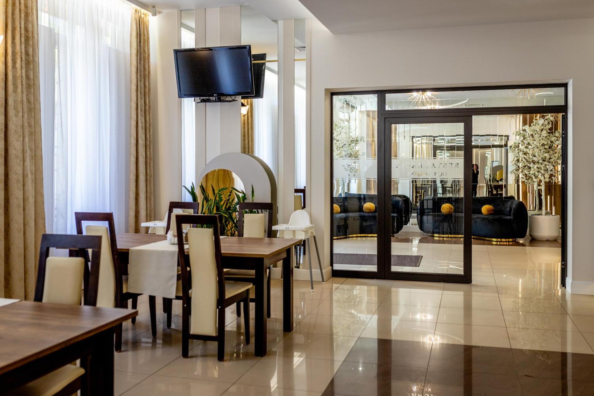 Trzy Korony Hotel Głogów Małopolski Екстериор снимка