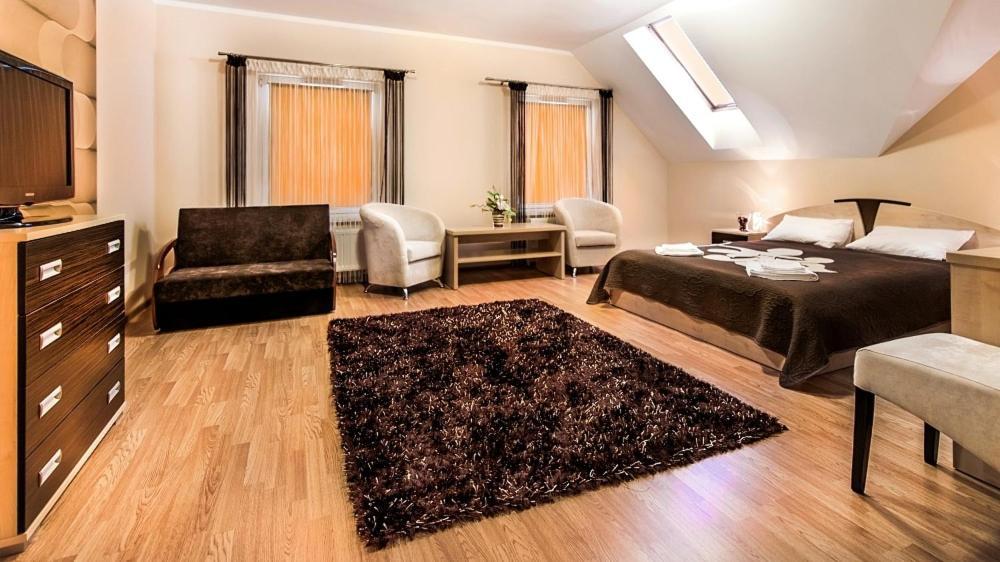 Trzy Korony Hotel Głogów Małopolski Екстериор снимка